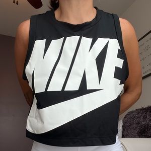 Nike tank top size medium in perfect used condition